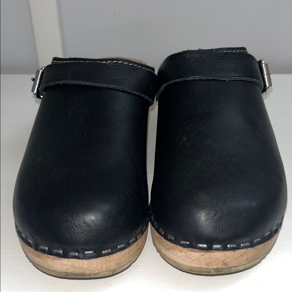 Woman’s Classic Black Swedish Clogs